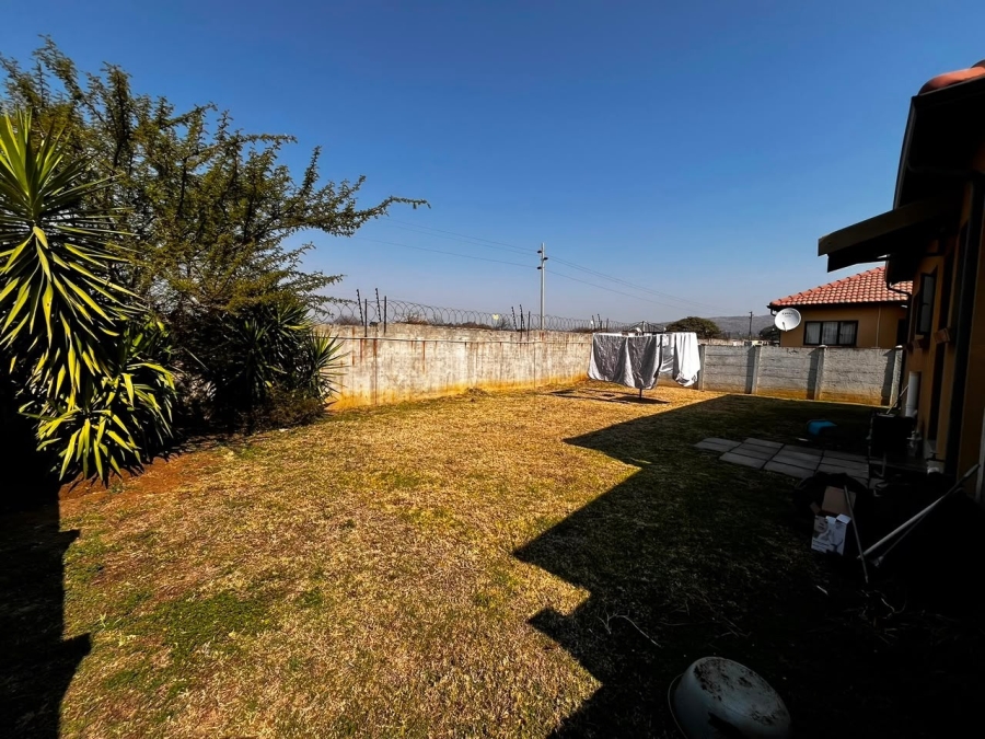 To Let 2 Bedroom Property for Rent in Waterval East North West